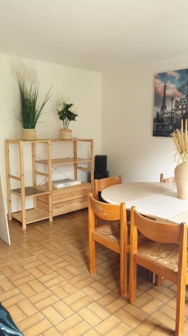 Maison De Ville 102M2 3 Chambres مونتينيو لي بروتون المظهر الخارجي الصورة