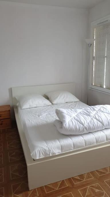 Maison De Ville 102M2 3 Chambres مونتينيو لي بروتون المظهر الخارجي الصورة